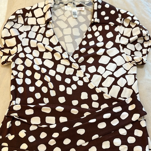Diane von Furstenberg DVF "Jilda Top" Silk Jersey Short Sleeve Wrap Top sz 8 M - Picture 8 of 9
